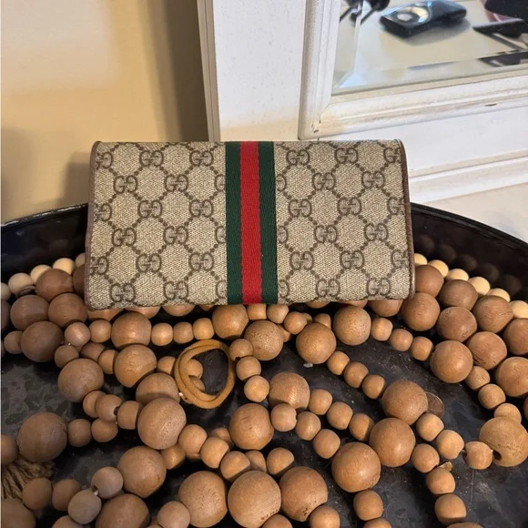 Gucci Beige and Brown Wallet with Red and Green Stripe - Picture 2 of 3